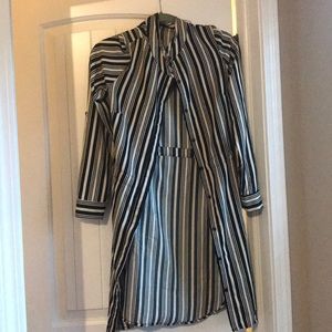 Black and white button up tunic. Sz M